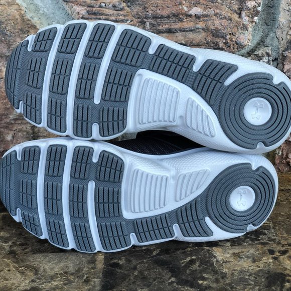 Under Armour Assert 8 Stay-Put Closure sneakers - Picture 7 of 12